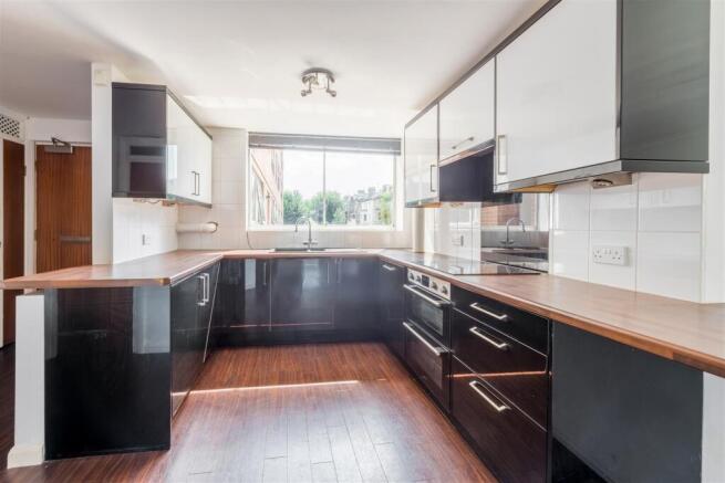 Flat 11 Sussex Court-4.jpg