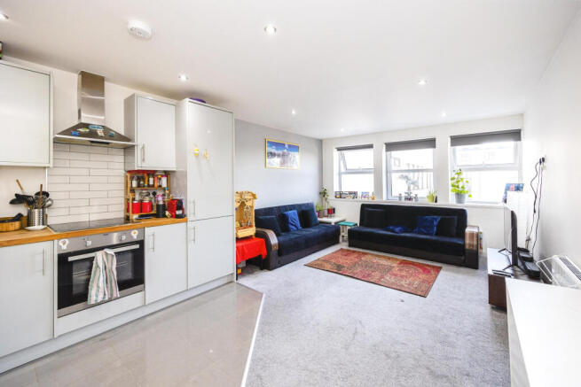 Lounge Kitchen