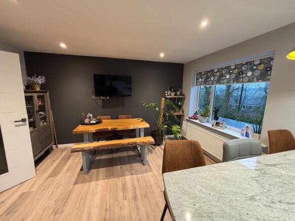 4 bed Detached for sale Image 8