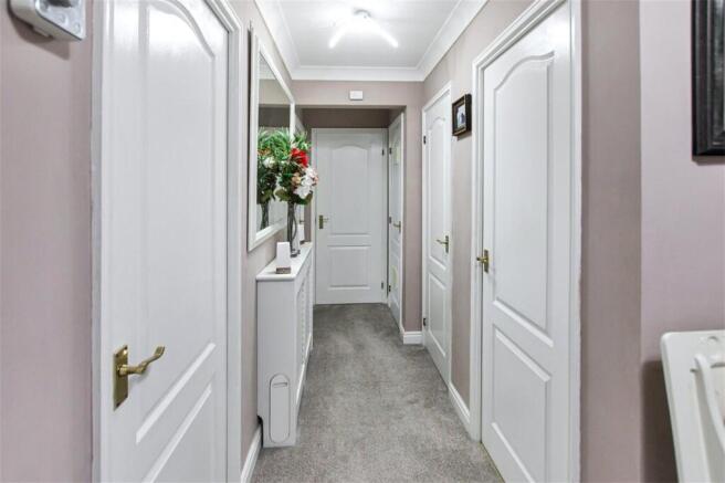3 bed Apartment for sale Image 8