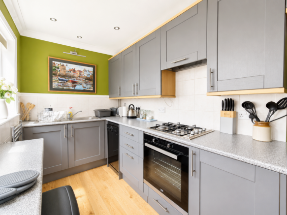 3 bed Terraced for sale Image 6