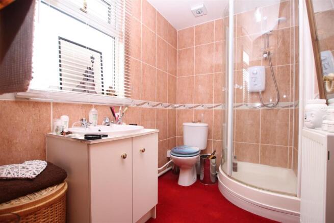 EN SUITE.JPG