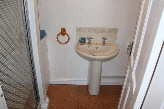SHOWER ROOM