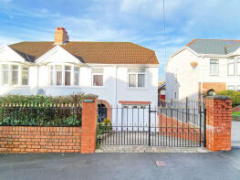 Red Roofs, Tabor Road, Maesycwmmer CF82 7PU