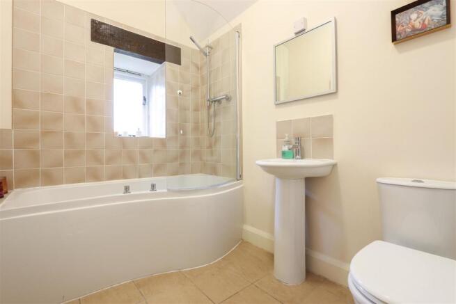 Bathroom.jpg