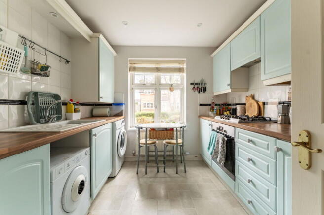 2 bed Ground Flat for sale Image 5