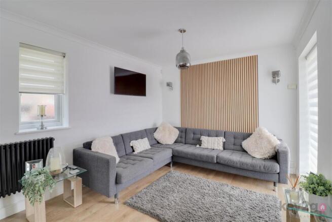 4 bed Detached for sale Image 6