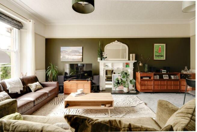 Sitting/Dining Room