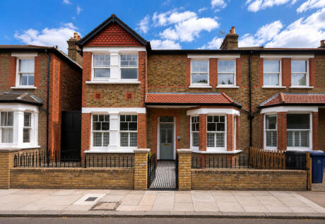 Kingsley Avenue, London, W13