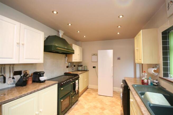 Kitchen 1.JPG