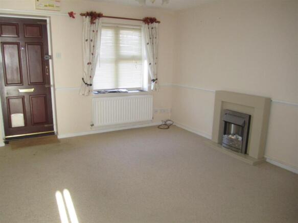 SITTING ROOM WHEN EMPTY