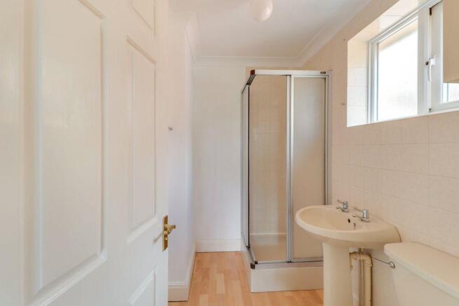 Ensuite to Bed 1