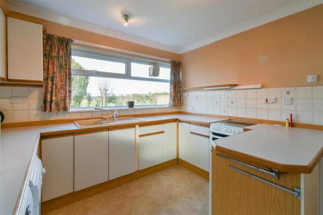 kitchen 2.JPG