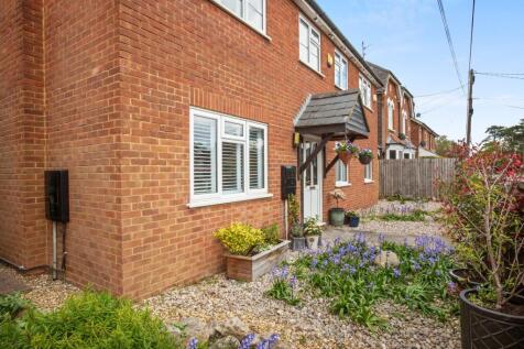 London Road, Aston Clinton, HP22