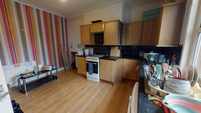 4 bed Terraced to rent Image 4