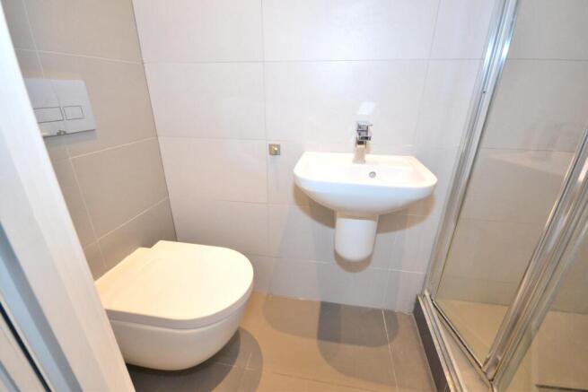 2 bed Flat for sale Image 5