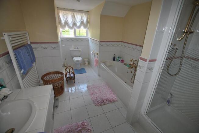 Master Bedroom En-suite