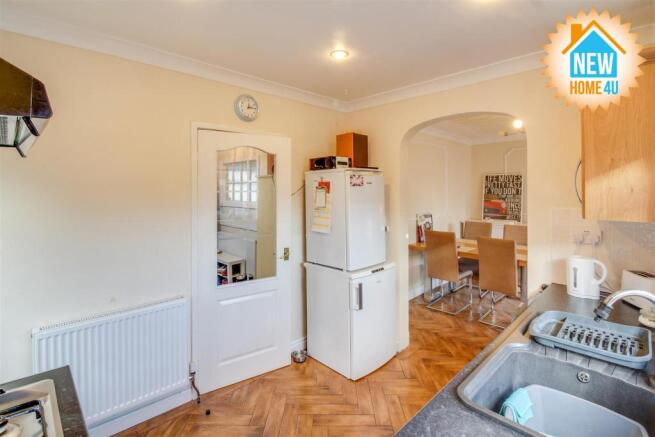 KITCHEN: