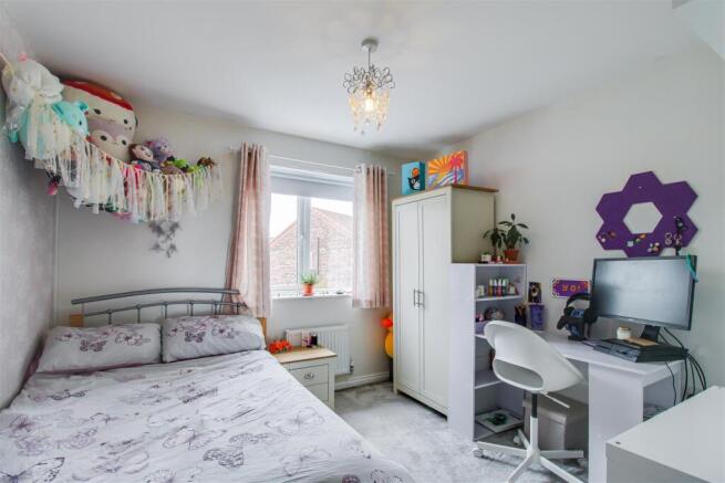 4 bed Detached for sale Image 11