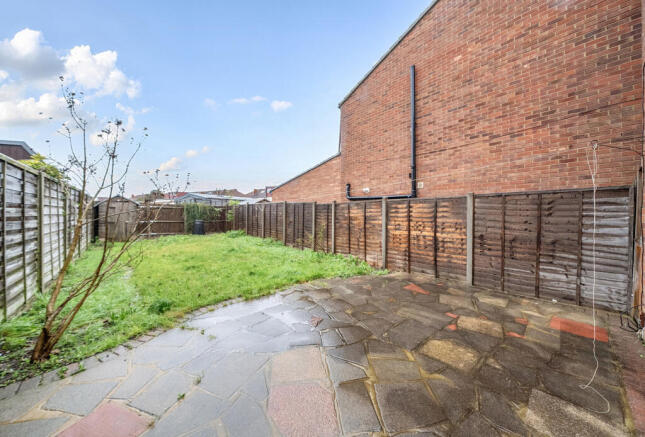 1404898-7-6978a76...