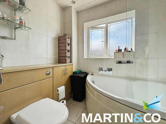3 bed Detached to rent Image 11