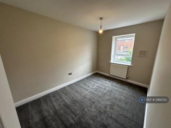 2 bed Terraced to rent Image 9