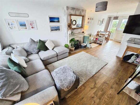 Living / Dining Area
