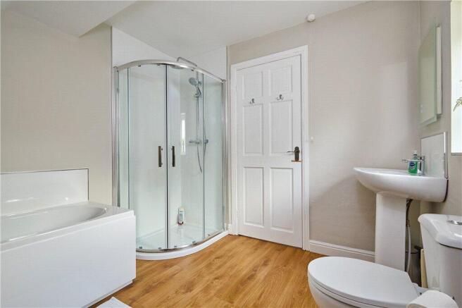 4 bed Detached for sale Image 12