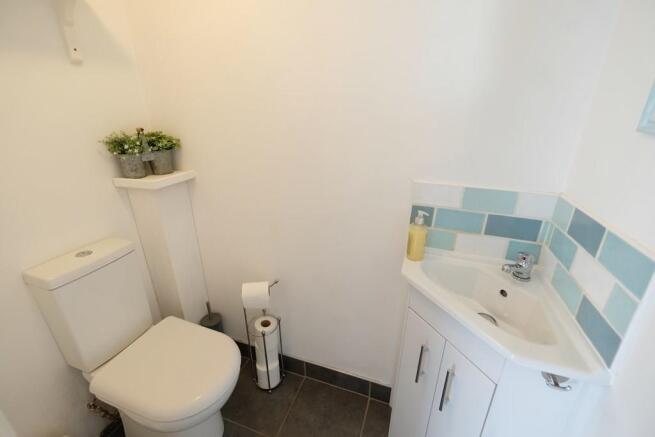 CLOAKROOM 