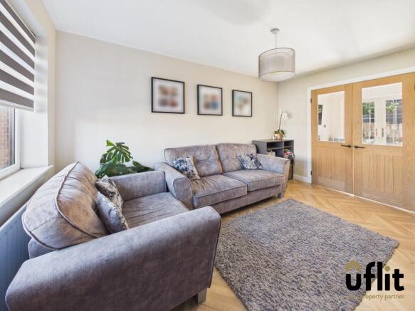 4 bed Link Detached House for sale Image 9