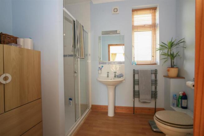 En-suite-2.jpg
