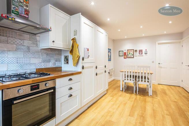 3 bed Semi-Detached for sale Image 7