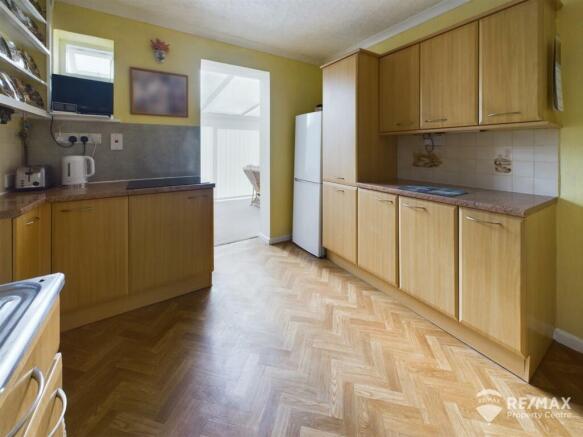 Kitchen (2).jpg