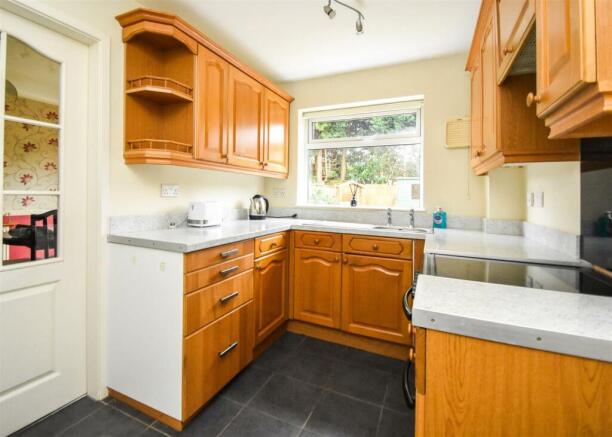 84 Bellencroft Gardens - Kitchen.jpg