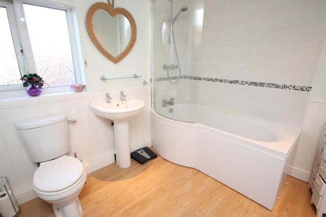 HOUSE BATHROOM/ W.C.