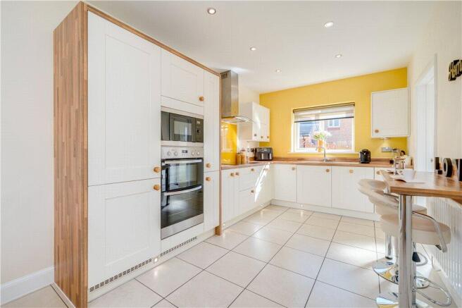 4 bed Detached for sale Image 5