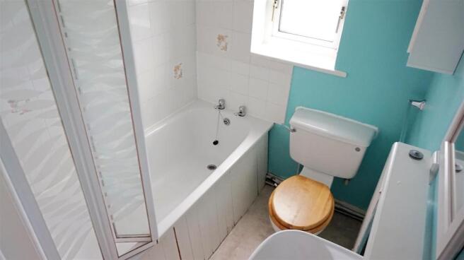 GROUND FLOOR BATHROO