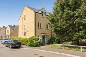 8, Lee Walk, Tetbury GL8 8UX