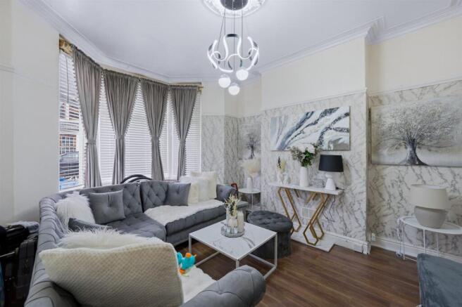 196 Carlisle St-3.jpg