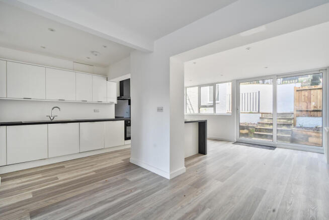 1416753-6-69988ab...