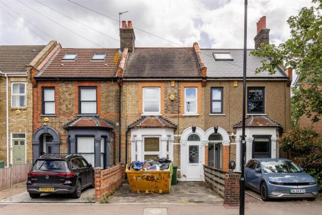 Gladding Road, E12