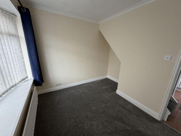 3 bed Semi-Detached Bungalow to rent Image 9