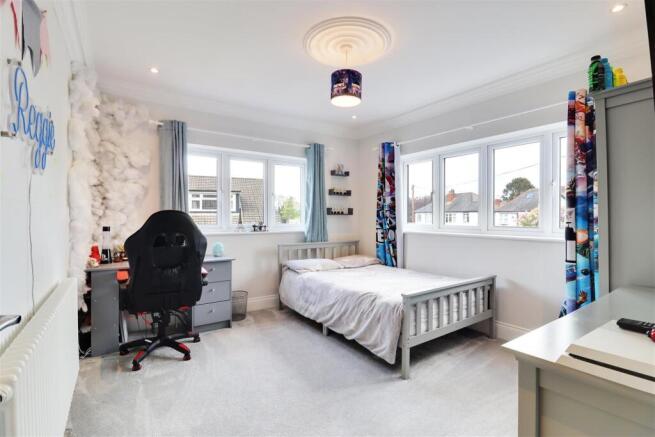 BEDROOM 2