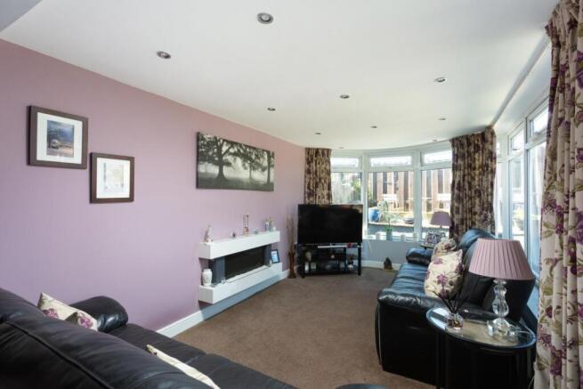 2 bed Semi-Detached Bungalow for sale Image 5