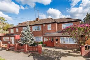 37, Eatons Mead, London E4 8AN
