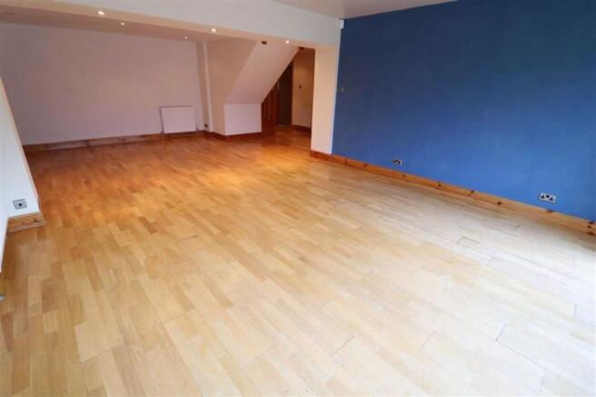Lounge/Family Room