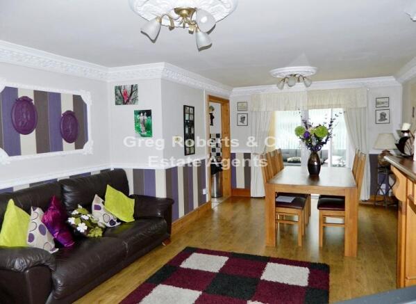 Lounge/Dining Room