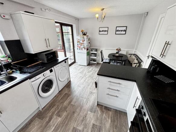Open Plan Kitchen and Dining Room