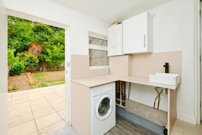 3 bed Semi-Detached for sale Image 12