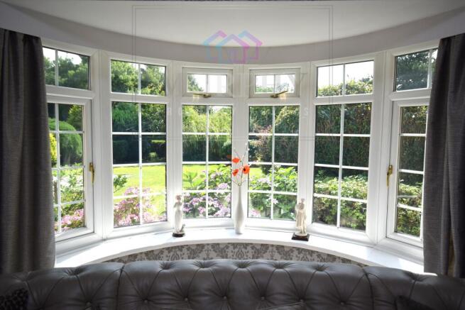 4 bed Detached Bungalow for sale Image 8